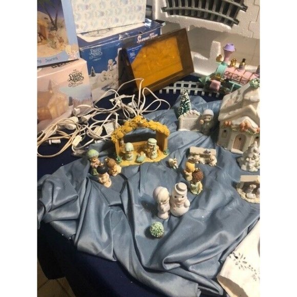 WHOLE SET Precious Moments Sugar Town Christmas Village - Picture 3 of 13